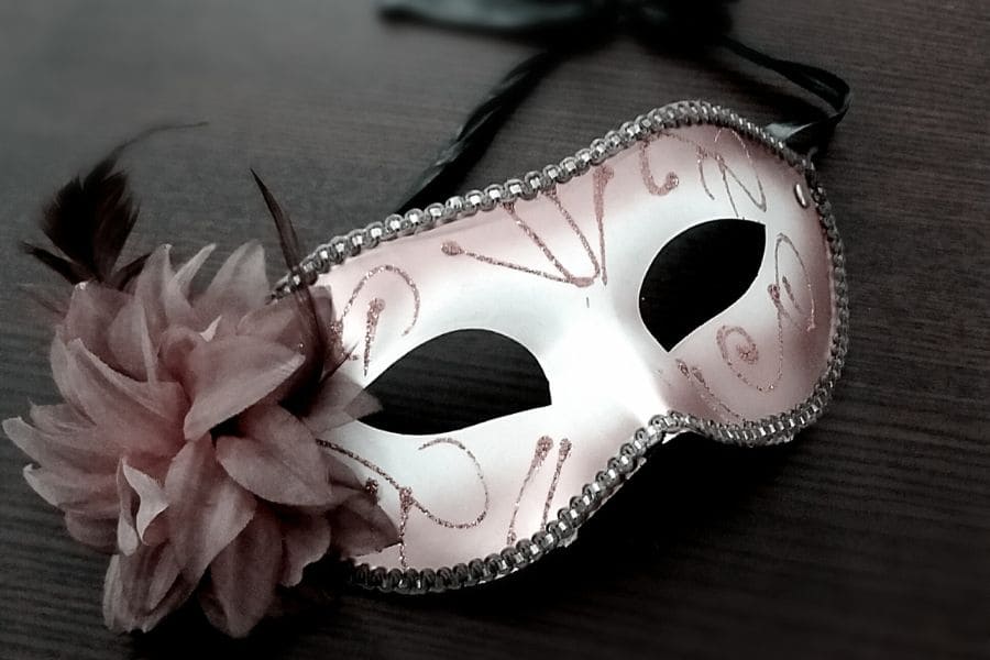 a pink masquerade mask
