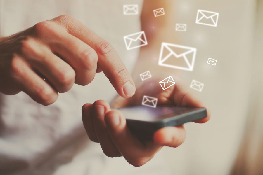 9 Epic Email Marketing Examples That Generate Results (+ Tips)